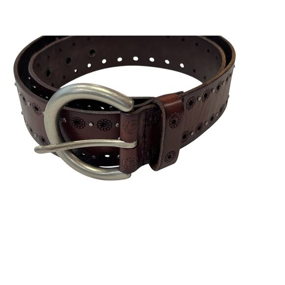 Fossil Belt Womens M Leather Brown 33 Tooled Studded Pierced Circles 31"-35" - Picture 1 of 6